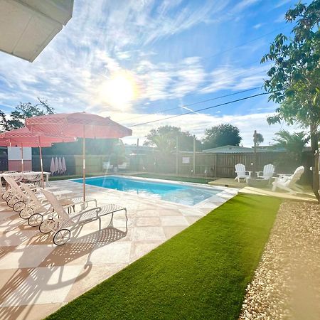 Luxury Villa 3 Blocks From The Beach With A Pool, Fire Pit And Outdoor Oasis Mũi Canaveral Ngoại thất bức ảnh