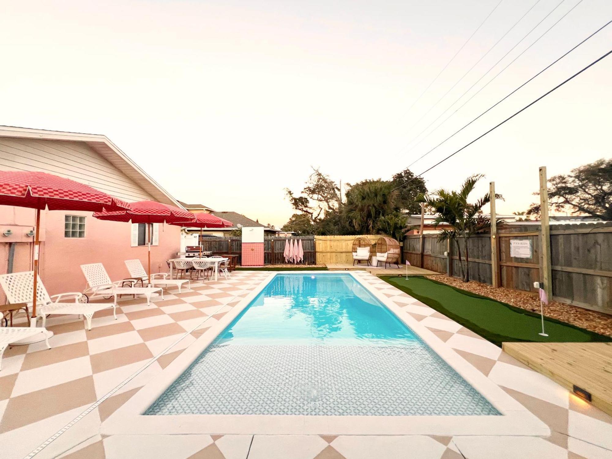 Luxury Villa 3 Blocks From The Beach With A Pool, Fire Pit And Outdoor Oasis Mũi Canaveral Ngoại thất bức ảnh