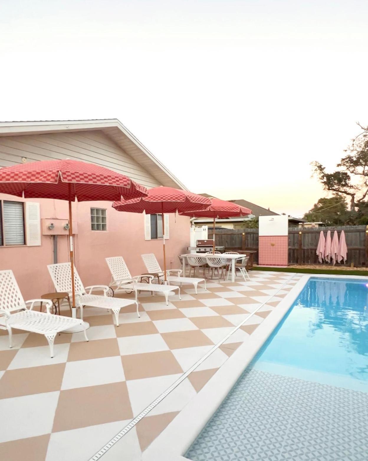 Luxury Villa 3 Blocks From The Beach With A Pool, Fire Pit And Outdoor Oasis Mũi Canaveral Ngoại thất bức ảnh
